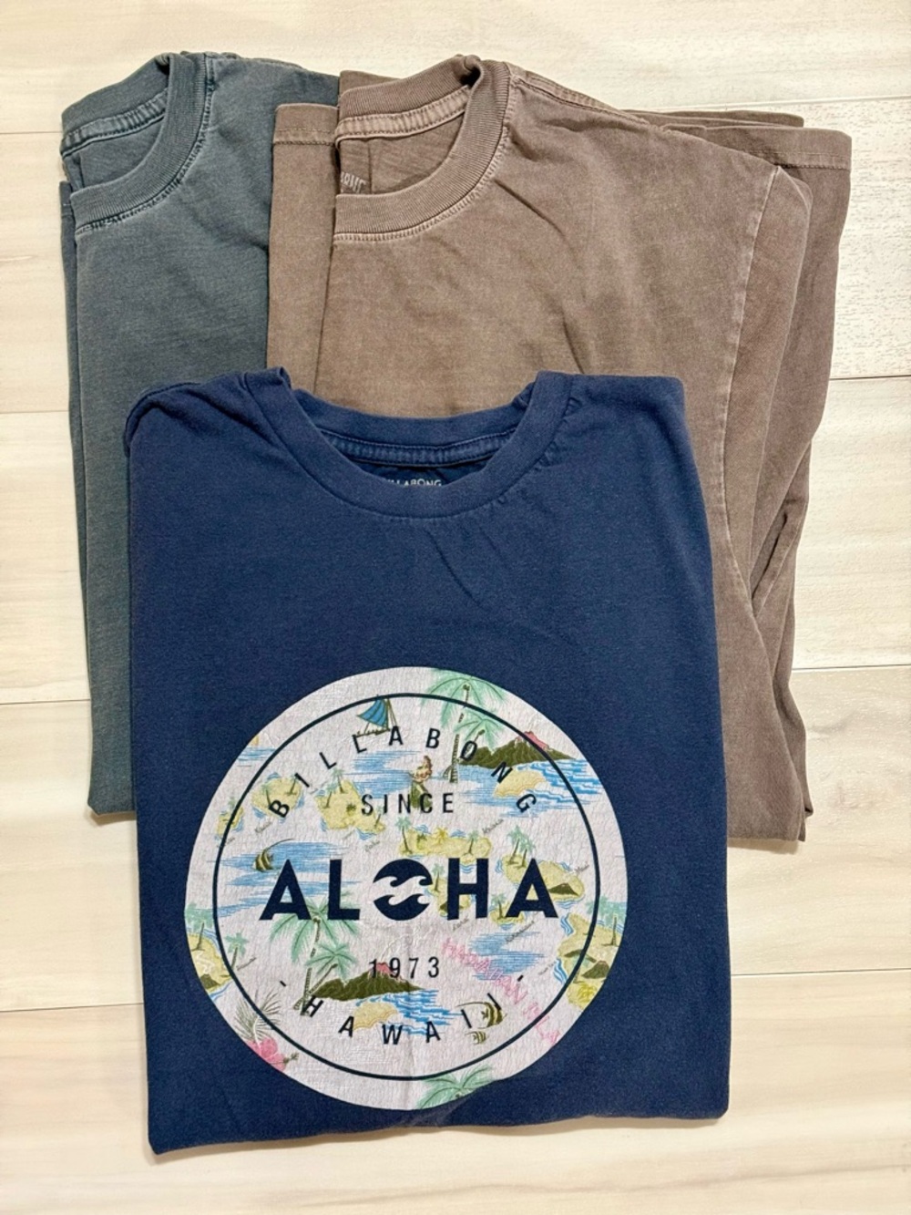 Billabong Men’s Tee shirt bundle size Large